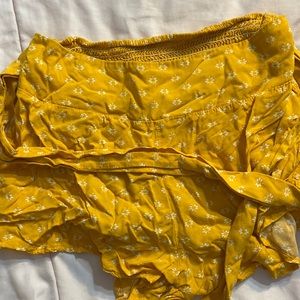 Charlotte Russe women’s shorts yellow with white flowers, ties in front, Medium